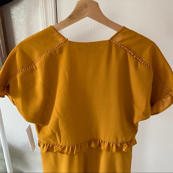 NEW✨ Mustard Yellow Short-Sleeved Dress - Picture 6 of 7